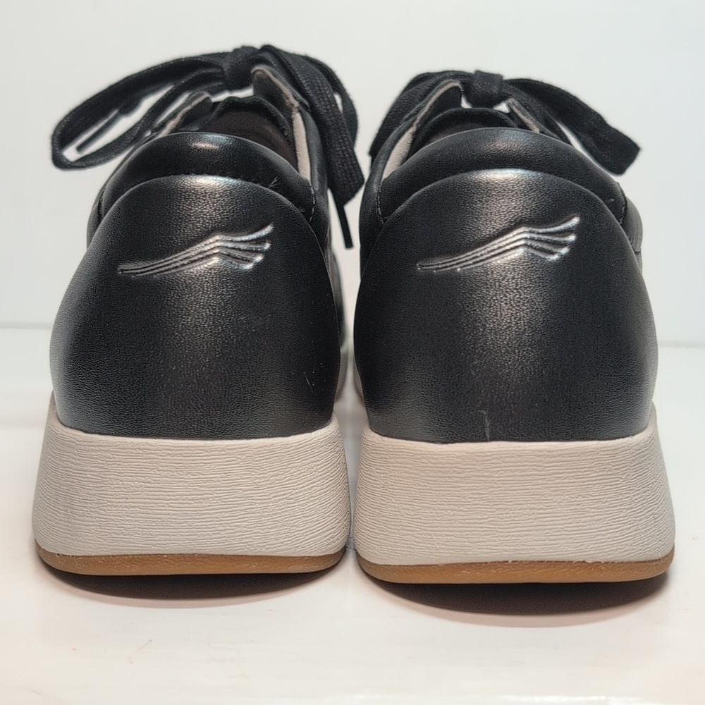 NWOT Dansko Charlie perforated leather sneaker shoes women's size 10.5. EU 41 - Picture 4 of 14